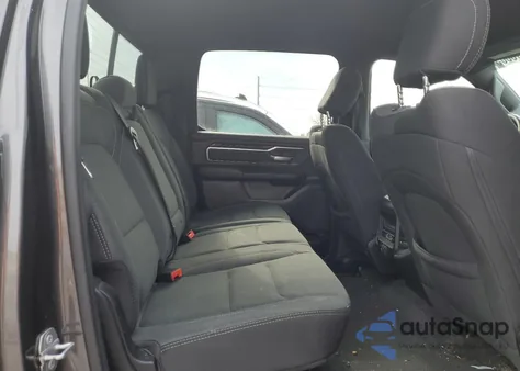 2021 Ram 1500 Big Horn/Lone Star z USA, uszkodzony, nr VIN 1C6SRFFT6MN683034